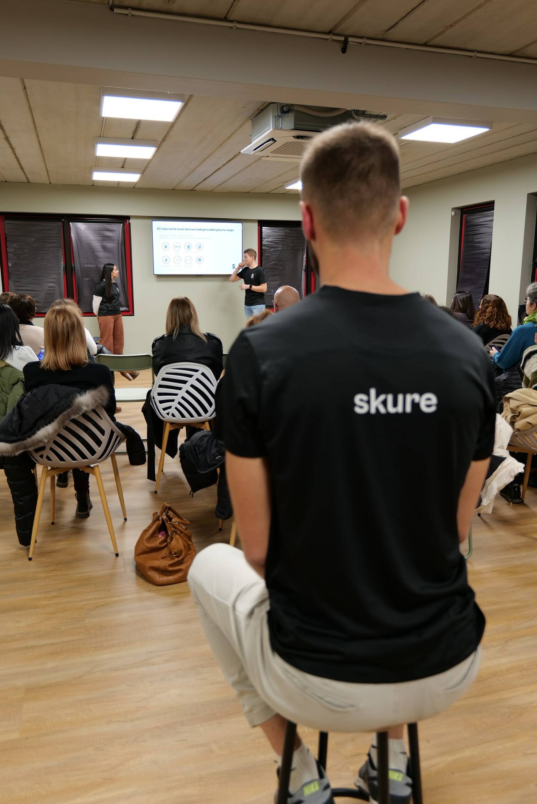 Échanges et pratique pendant un atelier SKURE